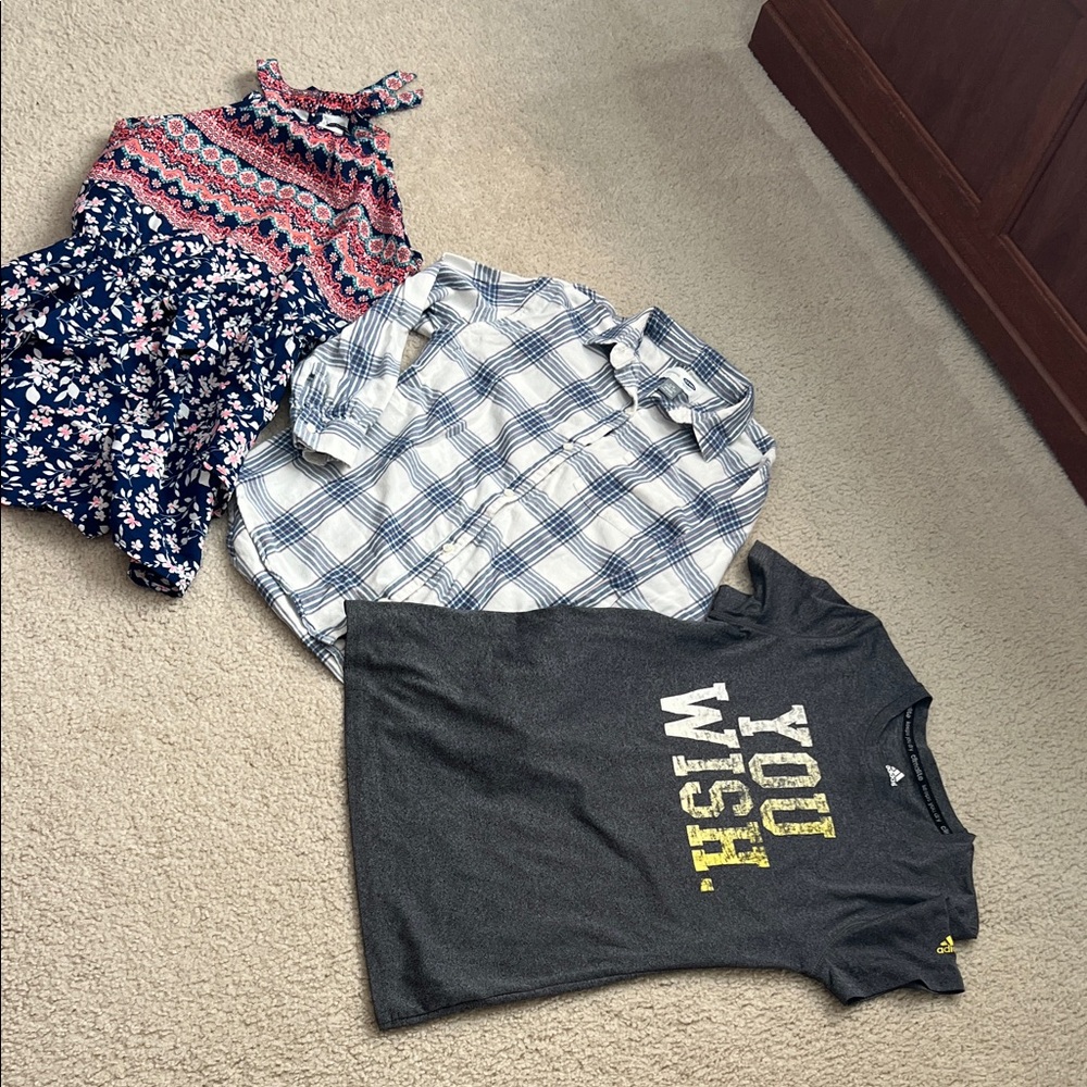 Old Navy Gray and Yellow Graphic Tee for Kids